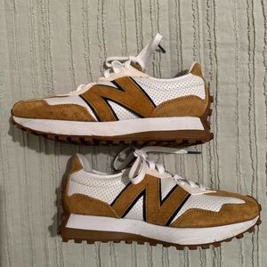 New Balance 327 Sneakers (women’s)